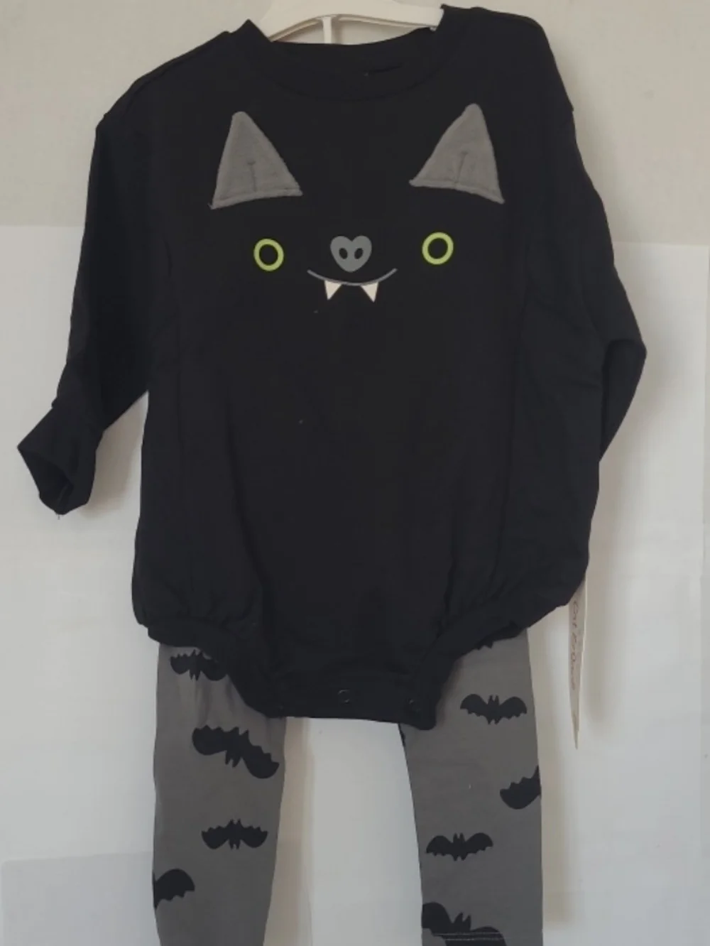 Baby Bodysuit & Gray Bat Leggings
